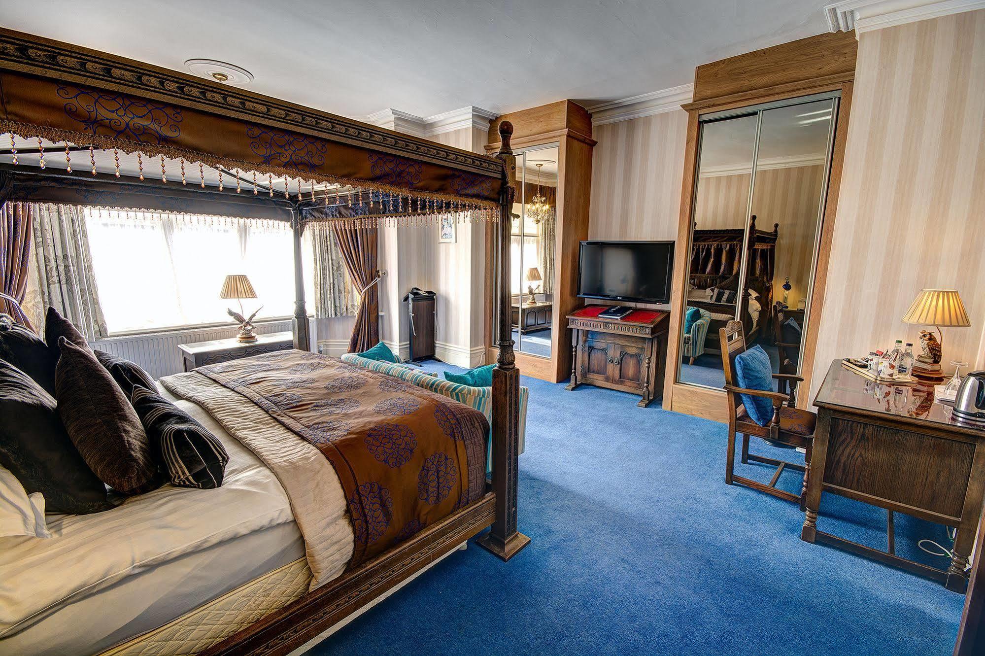Grovefield Manor Hotel Poole Eksteriør billede