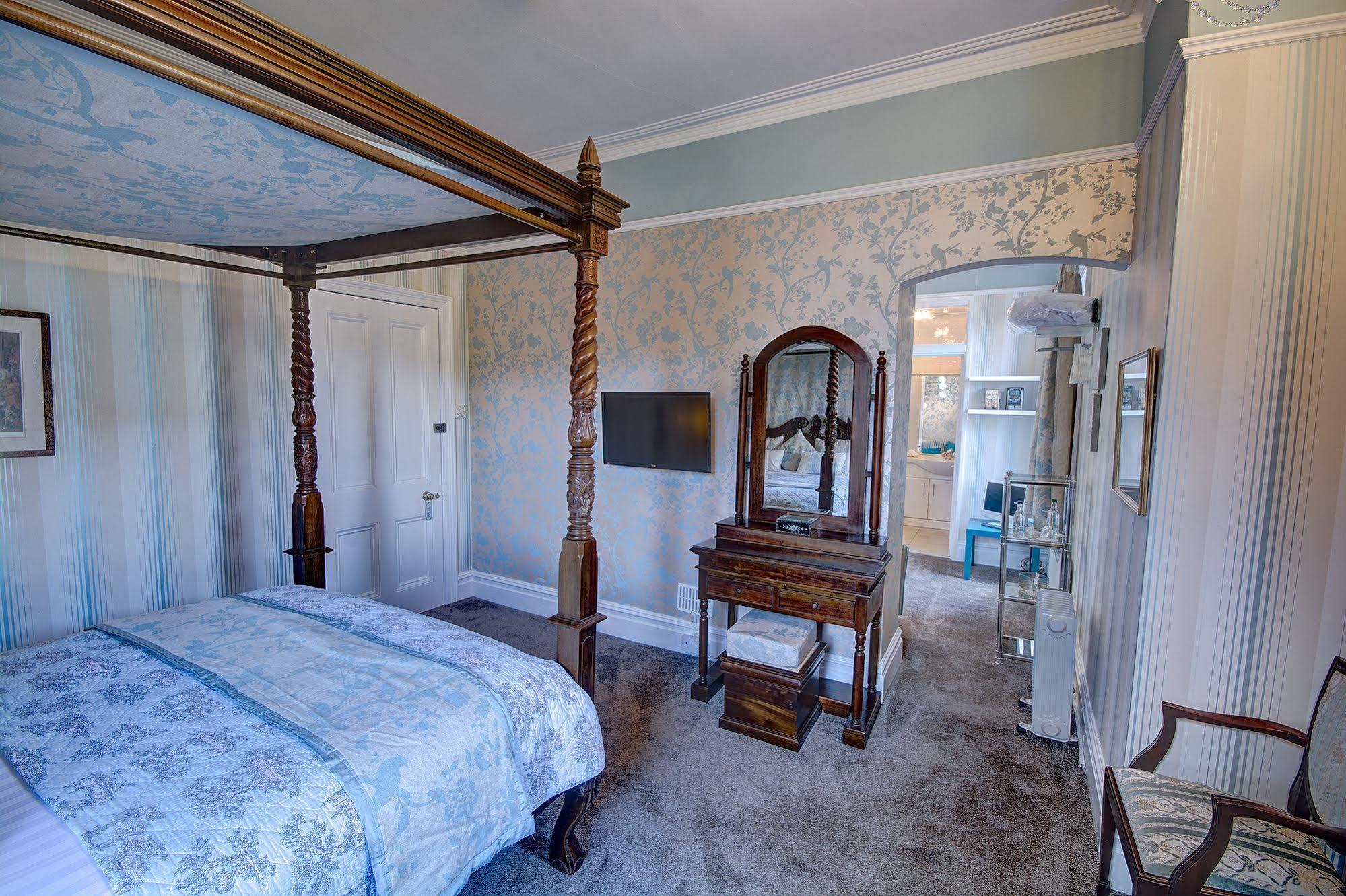 Grovefield Manor Hotel Poole Eksteriør billede